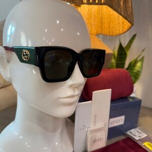 Gucci Black and Green Sunglasses